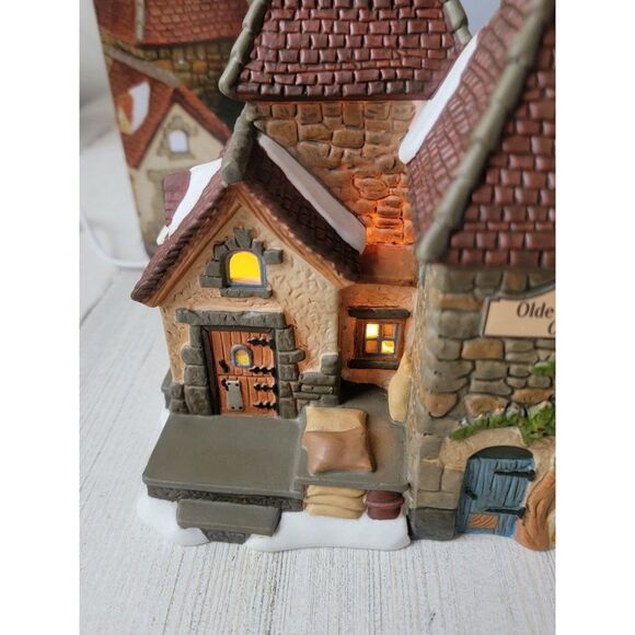 Dept 56 4056639 Olde bramling oast house village accessory xmas - Picture 2 of 6